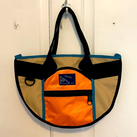 Urban Outfitters Handbags - NWOT Urban Outfitters exclusive colour block bag